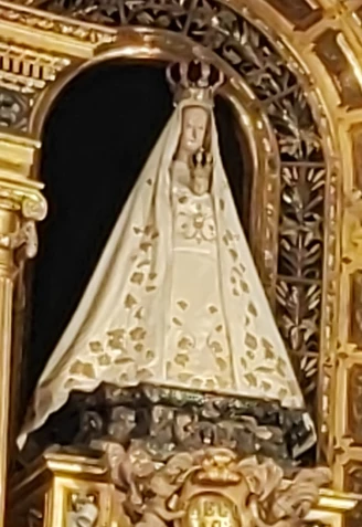 La amatxu de Begoña vestida de blanco con motivo de la celebración de su día