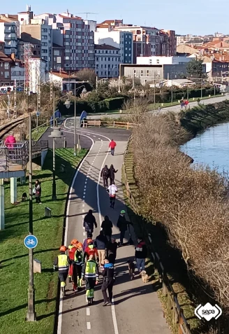 Paseo junto a la ría de Avilés