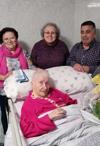 Edelmira Legaspi cumple 101 años