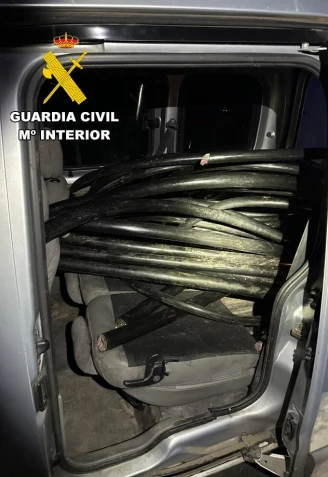 Cable interceptado en el vehículo de esta banda en testal (Noia)