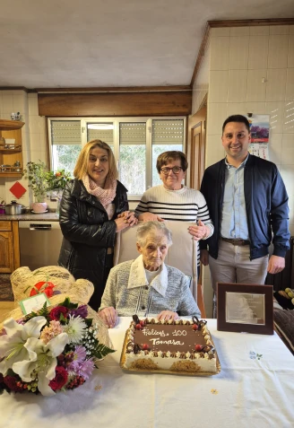 Celebración de los 100 años de Tomasa Reimondo