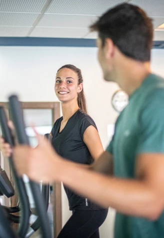 Ejercicio en las instalaciones deportivas de Las Caldas Villa Termal