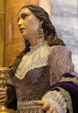 Las nuevas Dolorosa y Magdalena, realizadas en Sevilla por navarros, se mostraron al público y fueron bendecidas el domingo 6 de abril en la iglesia San Miguel Arcángel