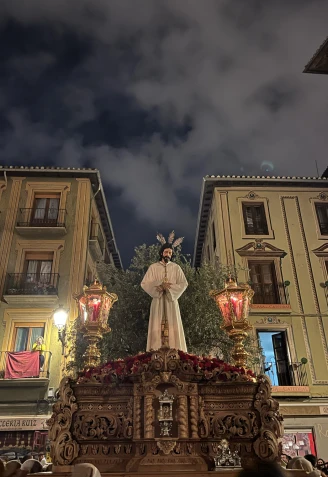 El paso de Jesús Cautivo muestra los primeros trabajos de la gubia