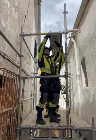 Una vivienda al borde del colapso obliga a cerrar una calle en el casco histórico de Jaén