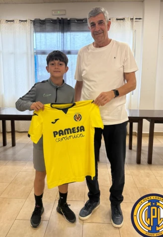 Ignacio Carralero con "Cata" representante del Villarreal CF por la zona de Levante