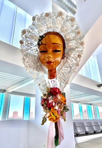 Orquídea Haus ha destinado su premio como mejor escaparate de Hogueras a la terminal de Cruceros.