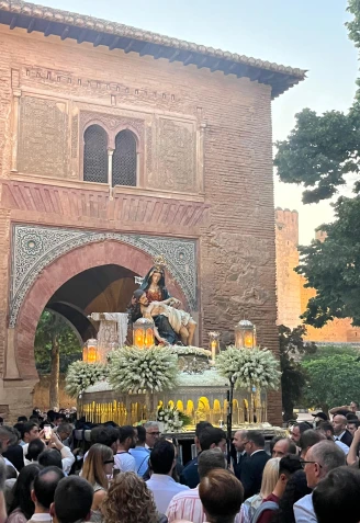 Salida por la Puerta del Vino