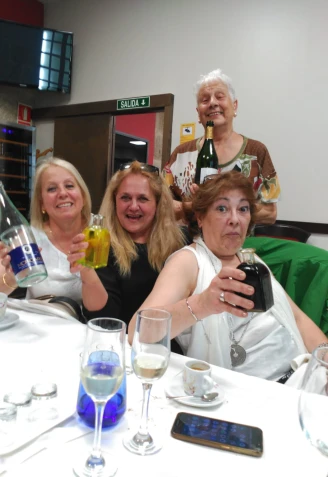 María Luisa está encantada de que sus exalumnos la sigan invitando a las celebraciones anuales