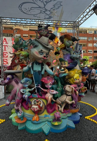 Imagen de 'Fuerza', la hoguera infantil ganadora en categoría Especial.