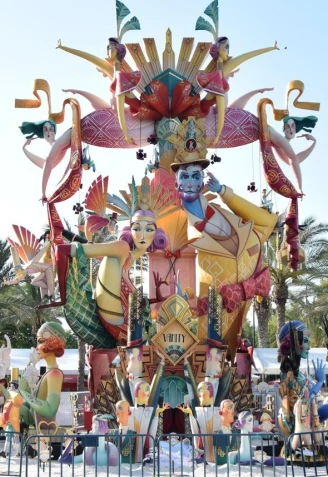 'Vanity', la hoguera ganadora del artista Paco Torres.