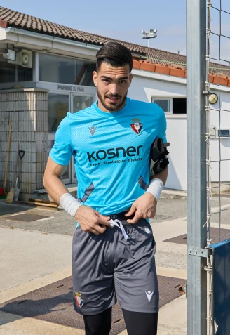 Dimitrios Stamatakis, portero de Osasuna en un entrenamiento en Tajonar