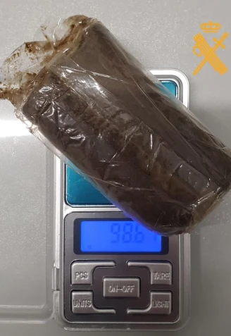 Pastilla de hachís de caso 100 gramos de peso