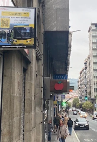 Los ciudadanos se encontraban esta indicación del Concello de Ourense en la parada del bus para consultar las líneas y los horarios
