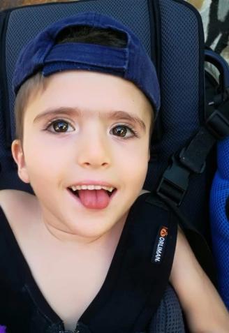 Lucas luce su mejor sonrisa
