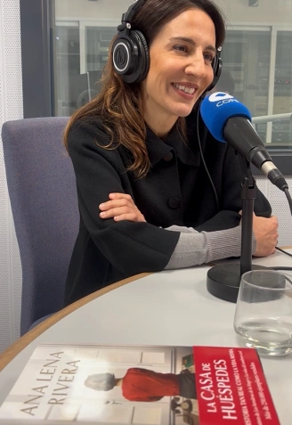 ANA LENA RIVERA