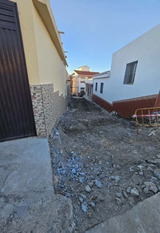 Mancomunidad de la Costa Tropical mejora el saneamiento en la calle Federico García Lorca de Lobres