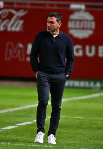 Adrián Colunga lidera el despertar del Real Murcia