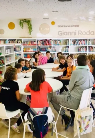 Sandra imparte talleres para niños