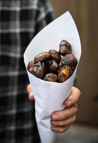 Cucurucho con castañas asadas