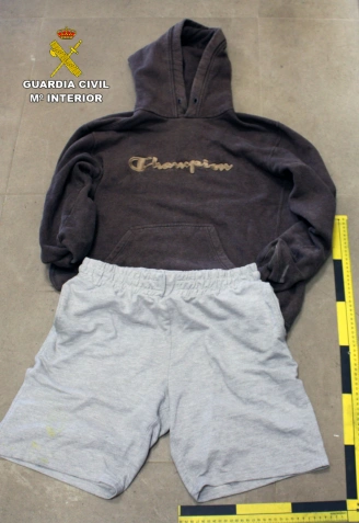 Indumentaria utilizada por el ladrón