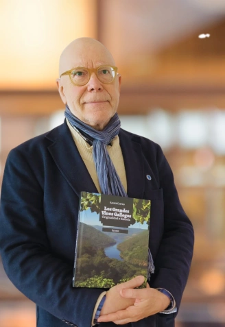 Xavier Castro, autor del libro sobre los grandes vinos gallegos