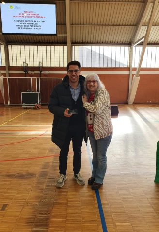 Borja García, redactor de COPE Avilés, junto a Ángeles González, presidenta de DIFAC