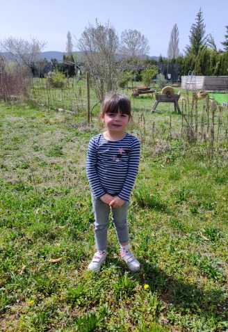 Ixeia disfruta también en el huerto