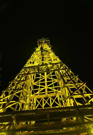 Torre de 17 metros de altura