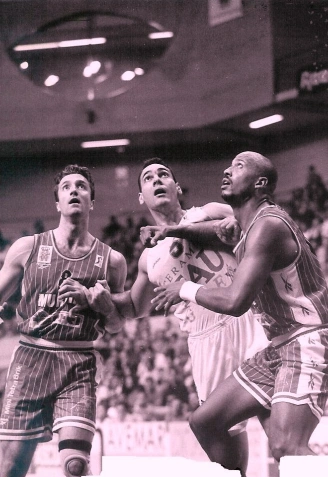 Quini García en un partido contra Baskonia