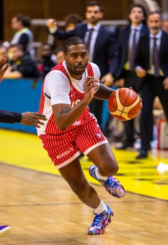 Kelan Martin, clave en la recta final