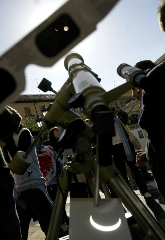 Eclipse anular de sol visto desde Palencia en 2005