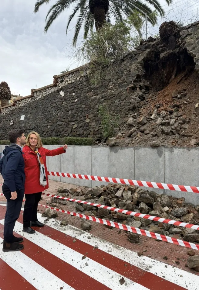La borrasca devasta las playas de Motril y causa graves daños en el casco urbano
