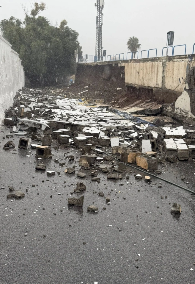 La borrasca devasta las playas de Motril y causa graves daños en el casco urbano