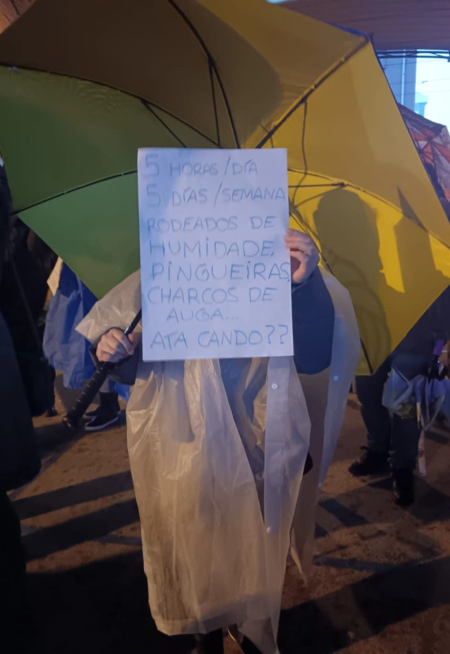 Concentración en el CEIP Wenceslao Fernández Flórez de A Coruña