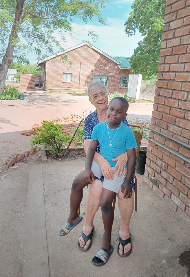 Lola con el pequeño Rafael