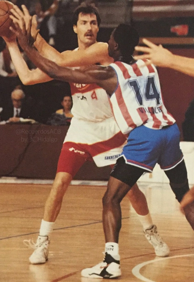 Ralph McPherson protagoniza la nueva campaña de UCAM Murcia CB