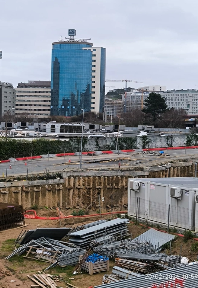 Hundimiento de la calzada en Francisco Pérez Carballo (A Coruña) a 20 de febrero
