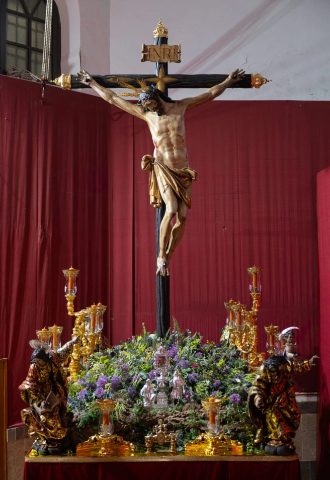 Cristo de los Favores en su capilla de salida