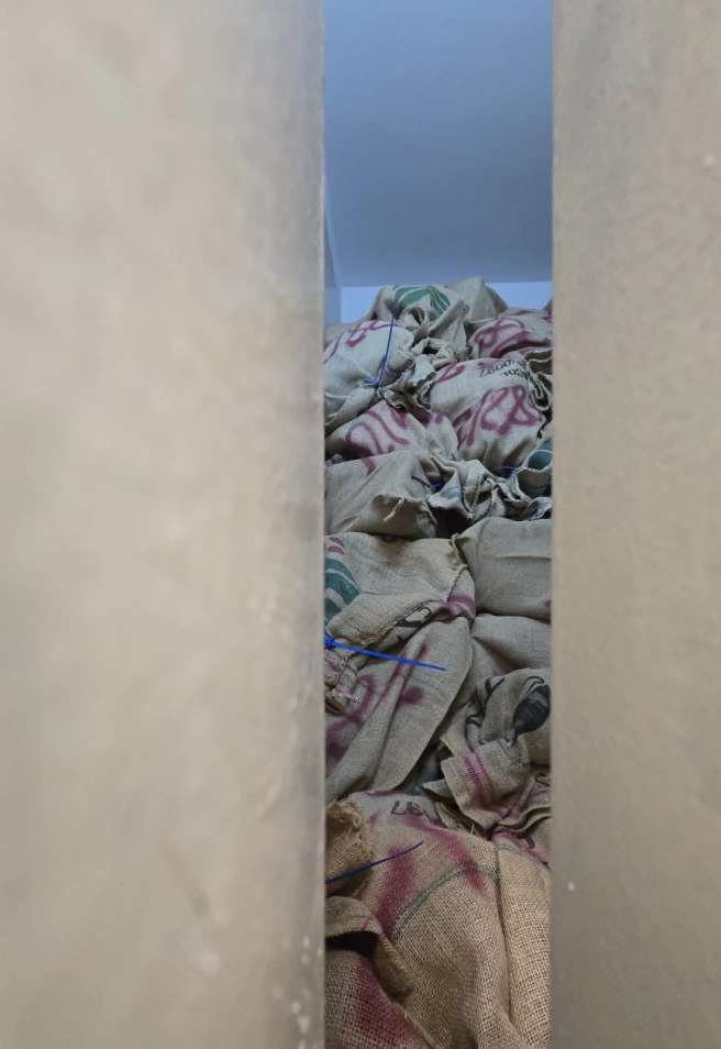 Droga almacenada en una celda para menores