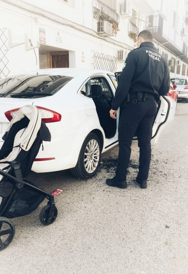 Angustioso rescate en Santa Isabel: la Policía libera a una niña de 2 años encerrada en un coche