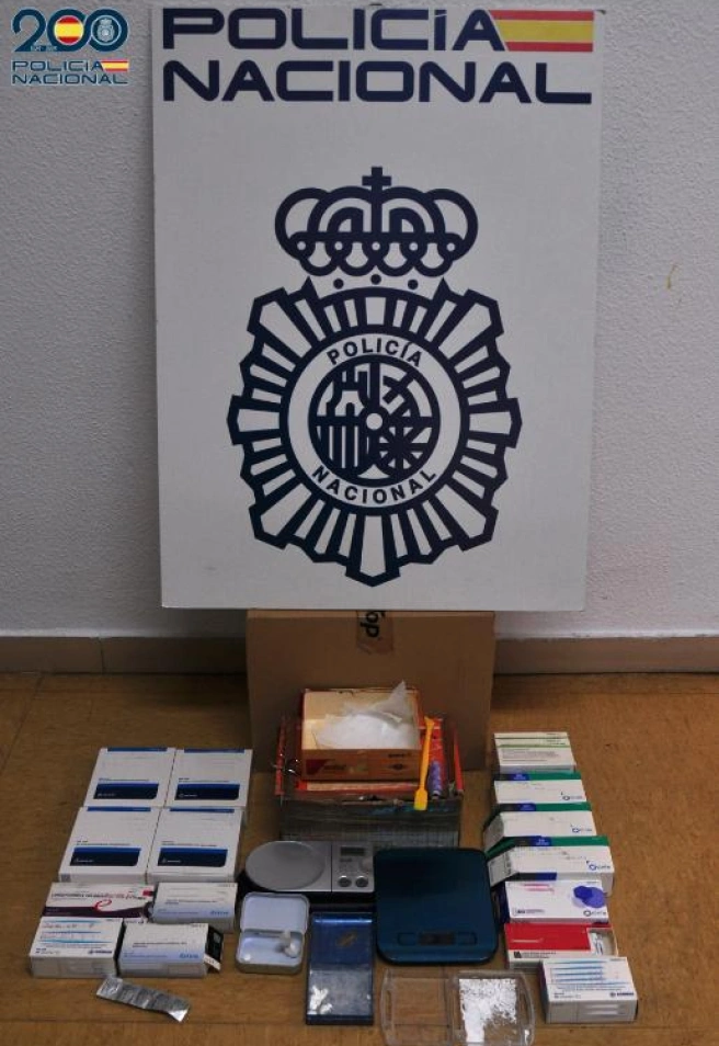 Algunos de los efectos intervenidos en el registro domiciliario de los detenidos