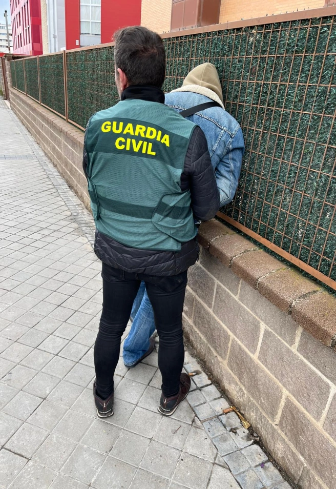 Guardia Civil esclarece el robo de dos vehículos sustraídos en Álava y Navarra valorados en 95.000 euros