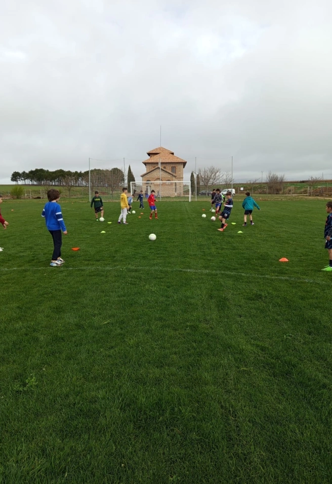 Campo de fútbol de Perales del Alfambra