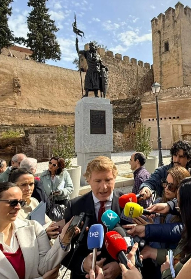 El alcalde tras la inauguración