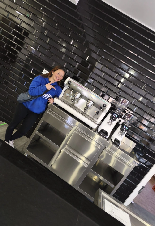 Mary en el bar de Olmedilla