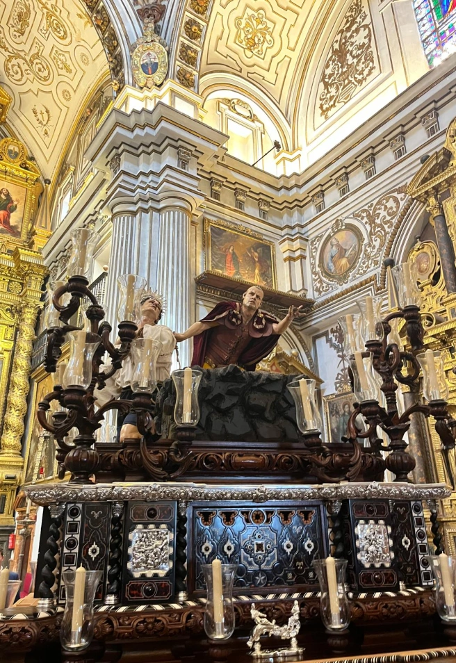 Frontal (delantera) del nuevo paso de Los Estudiantes