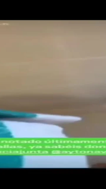 Momento del descubrimiento de las toallas en el hotel marroquí