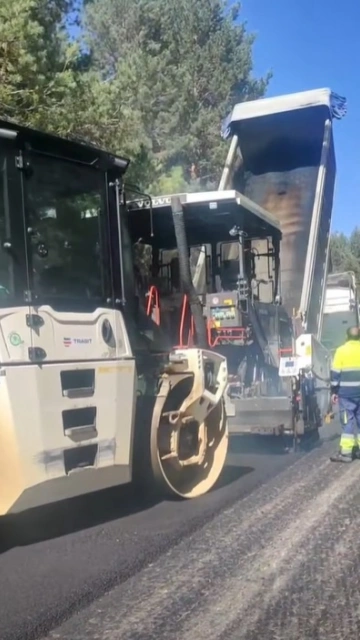 Reasfaltado carretera Cotos-Valdesquí
