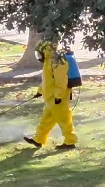 Limpieza y desinfección en el Parque Bruil de Zaragoza